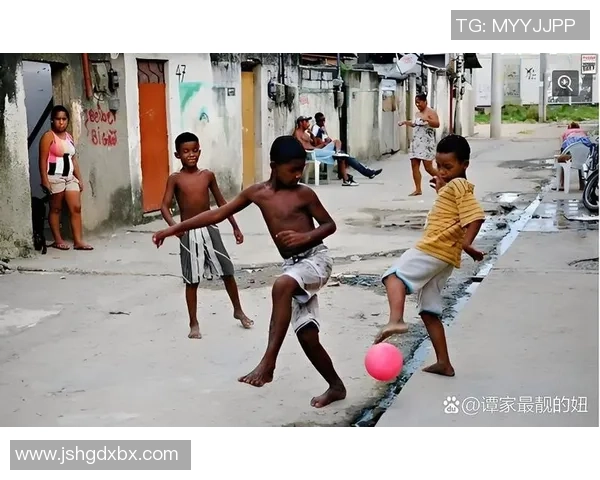 足球明星与贫困儿童的梦想碰撞：一场改变命运的友谊之旅