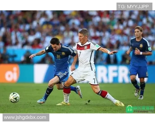 足球明星的收入来源揭秘包括薪资代言和投资收益等多元化收入渠道