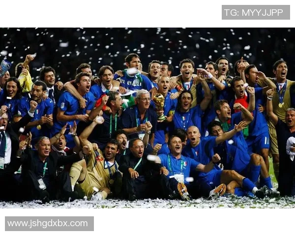 足球明星的辉煌历程与足球运动的魅力探索全方位解析与精彩瞬间回顾